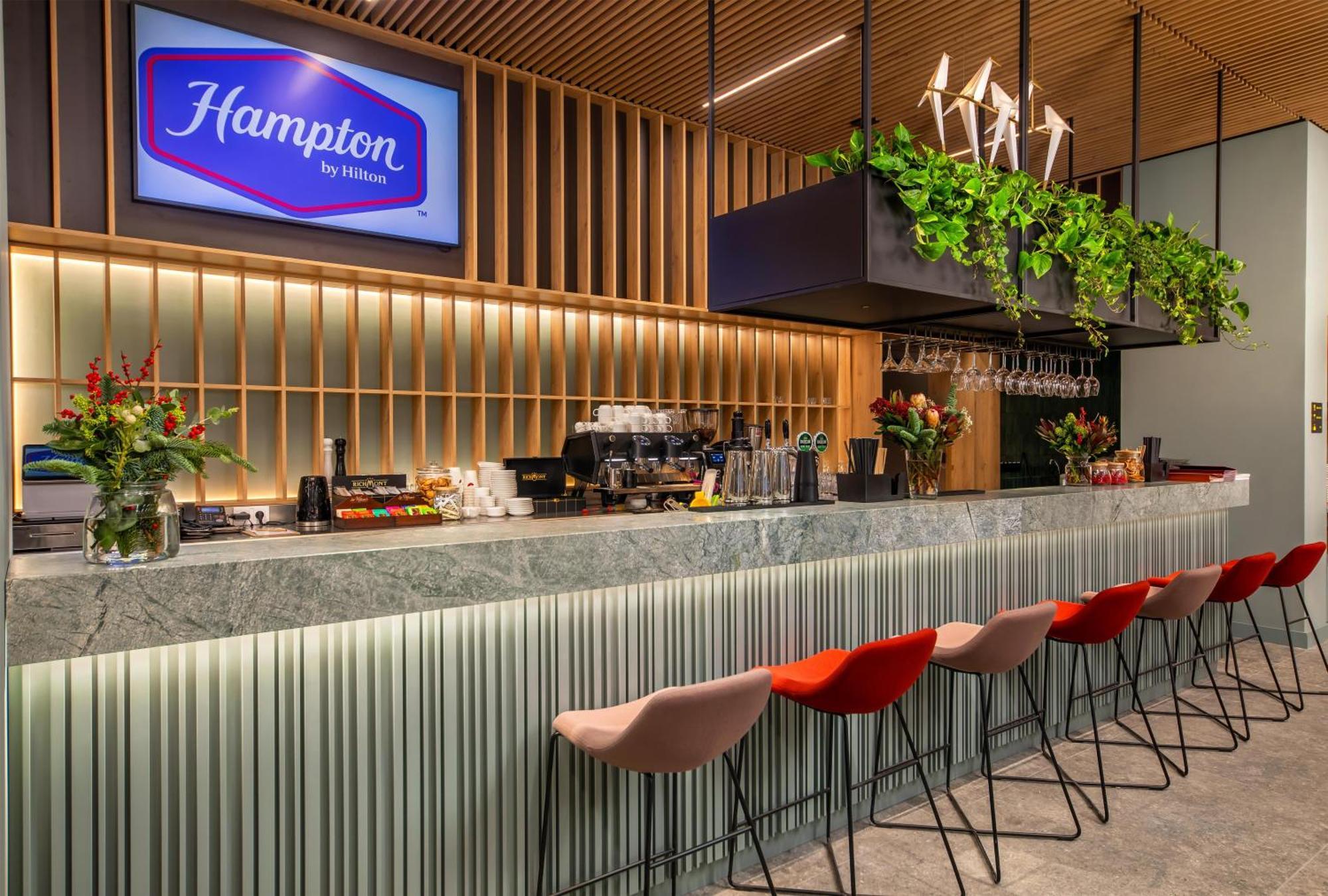 Hampton By Hilton Wroclaw Airport — Zdjęcia 1